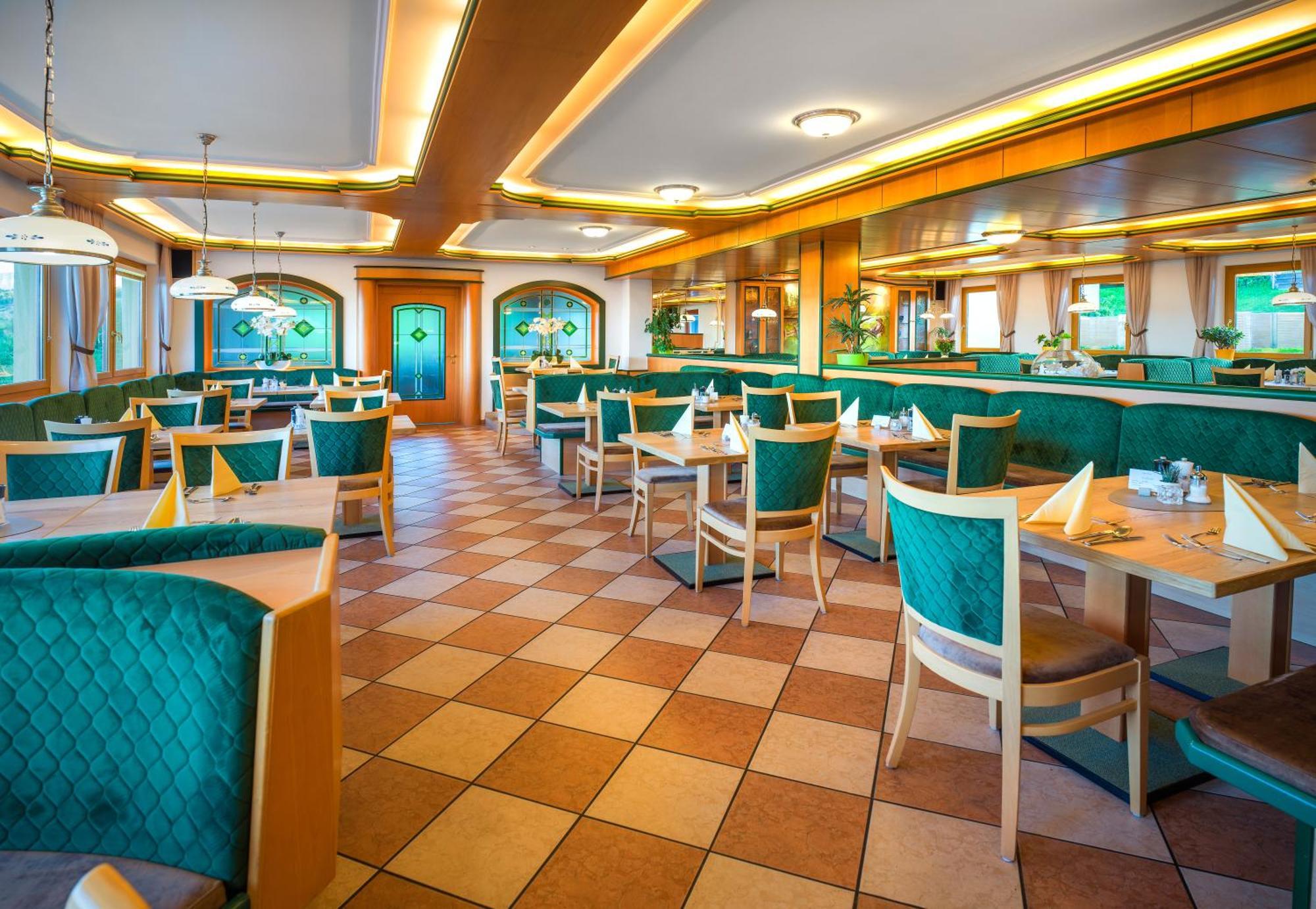 Ferienhotel Hofer Superior Strass im Attergau Ngoại thất bức ảnh